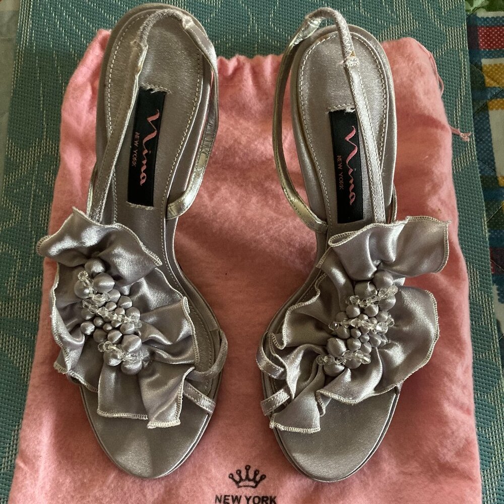 NINA NEW YORK SIZE 6/12M SILVER DRESS HEELS
